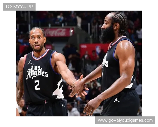 哈登突破分球到位,快船外线关键命中,哈登vs快船集锦